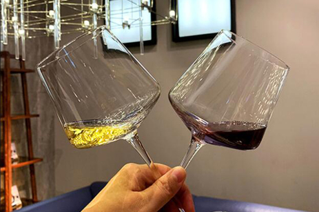 Vaso de vino blanco de cristal de Borgoña con tallo largo personalizado