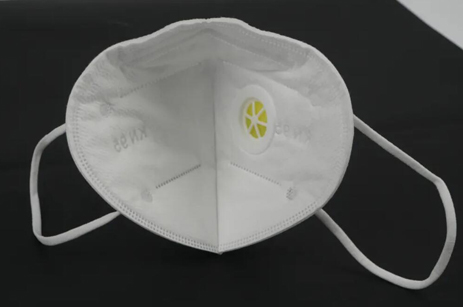 Máscara de polvo N95 blanca protectora boca contaminación del aire con válvulas